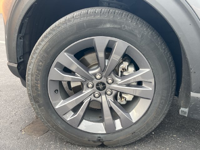 Used 2024 Ford Explorer XLT w/ Equipment Group 202A AWD/4WD image 16