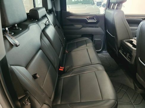Used 2025 Chevrolet Silverado 1500 RST w/ Dark Appearance Package AWD/4WD image 10