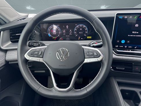 New 2026 Volkswagen Tiguan S image 14