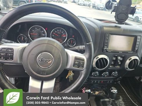 Used 2016 Jeep Wrangler Unlimited Rubicon AWD/4WD image 11