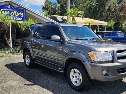 Used 2006 Toyota Sequoia SR5 RWD image 2