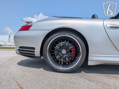 Used 2004 Porsche 911 Carrera 4S image 35