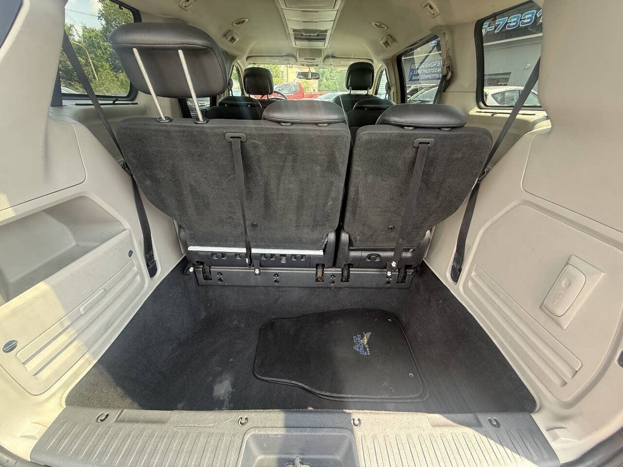 Used 2010 Chrysler Town & Country Touring Plus FWD image 19