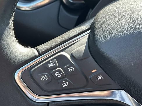 Used 2024 Chevrolet Equinox LT FWD image 30