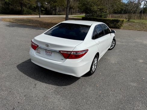 Used 2016 Toyota Camry LE image 6