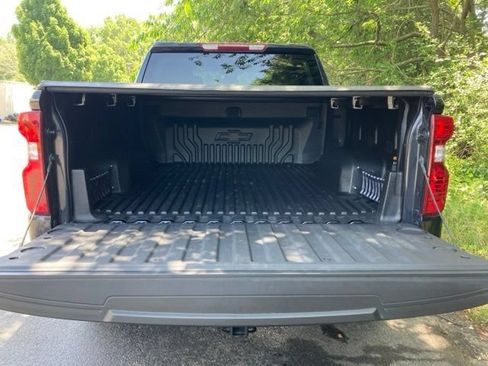 Used 2024 Chevrolet Silverado 1500 LT AWD/4WD image 5