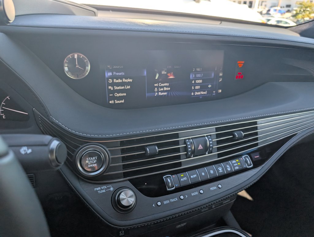 Used 2020 Lexus LS 500 w/ Interior Upgrade Package RWD image 9