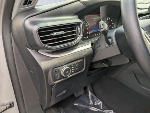 Used 2022 Ford Explorer XLT w/ Equipment Group 202A AWD/4WD image 23