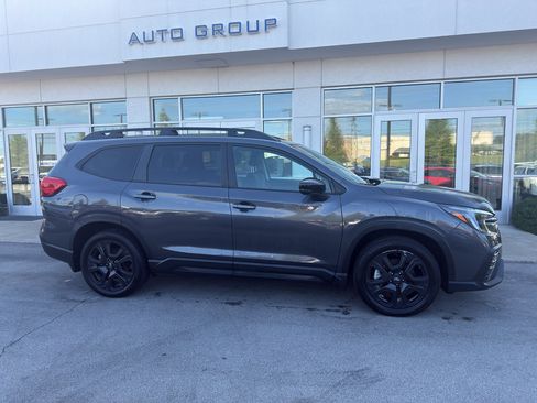 Used 2024 Subaru Ascent Onyx Edition w/ Popular Package Onyx AWD/4WD image 2