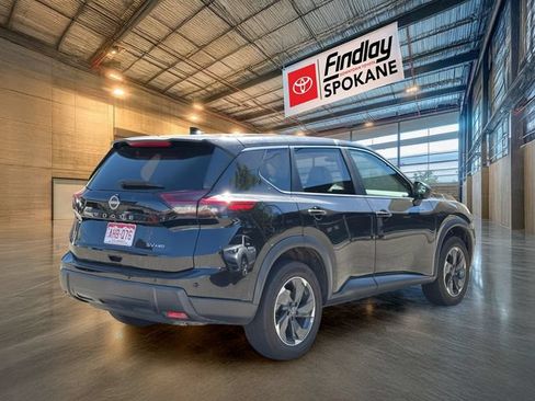 Used 2024 Nissan Rogue SV AWD/4WD image 4