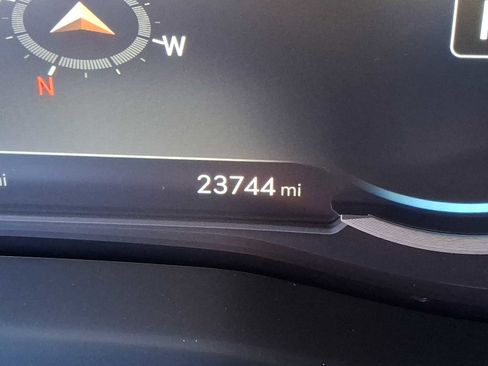 Used 2023 Genesis G70 2.0T image 17