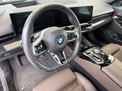 Used 2026 BMW 530i w/ M Sport Package RWD image 4