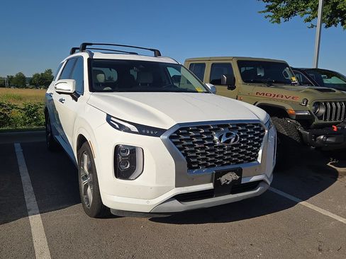 Used 2022 Hyundai Palisade Limited w/ Cargo Package AWD/4WD image 4