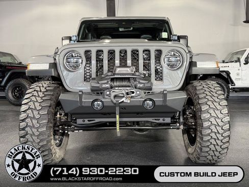 Used 2022 Jeep Gladiator Rubicon w/ LED Lighting Group AWD/4WD image 3