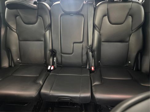 Used 2022 Volvo XC90 T5 Momentum w/ Advanced Package image 20