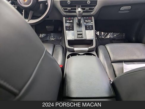 Used 2024 Porsche Macan AWD/4WD image 25
