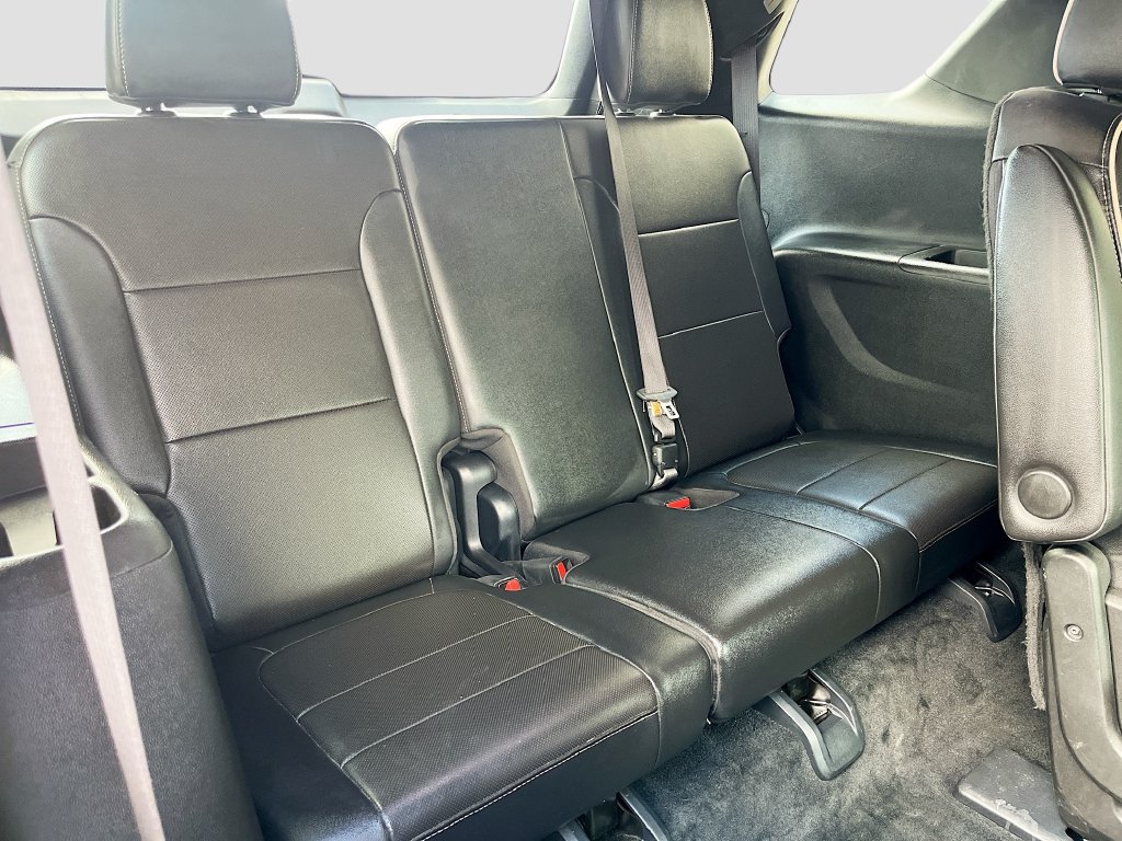 Used 2023 Chevrolet Traverse Premier w/ LPO, Floor Liner Package AWD/4WD image 29