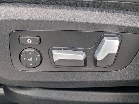 Used 2025 BMW X5 sDrive40i RWD image 19
