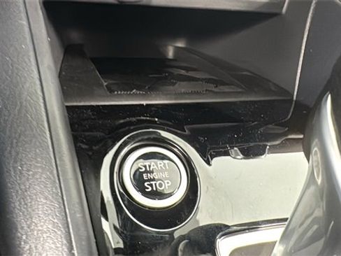 New 2025 Nissan Versa SR w/ Trunk Package image 21