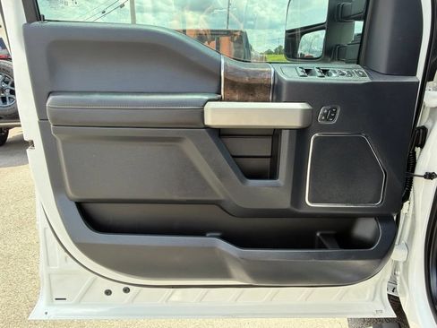 Used 2022 Ford F350 Lariat w/ Lariat Ultimate Package AWD/4WD image 30