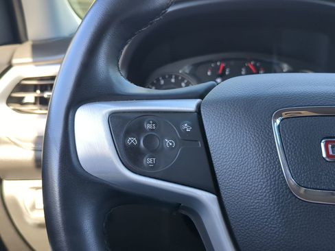 Used 2023 GMC Acadia SLT image 29