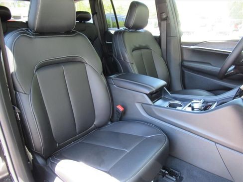 New 2026 Jeep Grand Cherokee Limited AWD/4WD image 9