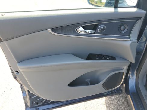 Used 2019 Lincoln Nautilus Reserve AWD/4WD image 10