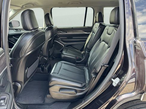 Certified 2023 Jeep Grand Cherokee L Limited w/ Luxury Tech Group II image 14