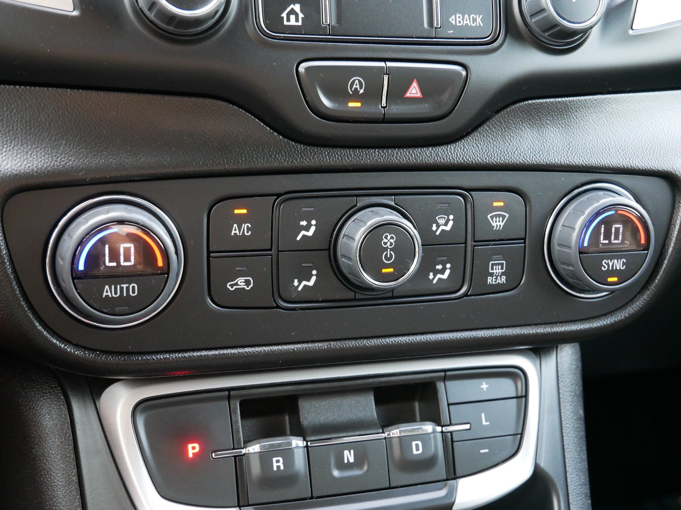 Used 2023 GMC Terrain SLT AWD/4WD image 23
