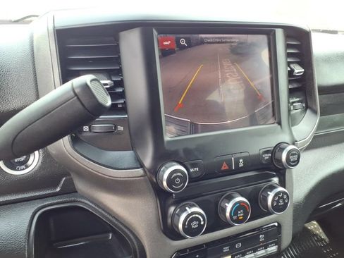 Used 2022 RAM 2500 Tradesman w/ Chrome Appearance Group AWD/4WD image 11