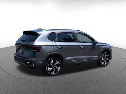 Used 2026 Volkswagen Taos SE AWD/4WD image 15
