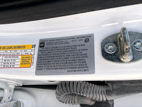 Used 2023 Chevrolet Silverado 2500 LT AWD/4WD image 36