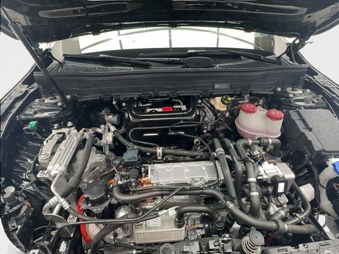 Used 2025 Mercedes-Benz EQB 250+ image 18