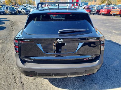 New 2026 Nissan Kicks SR w/ Cold Weather Package image 7