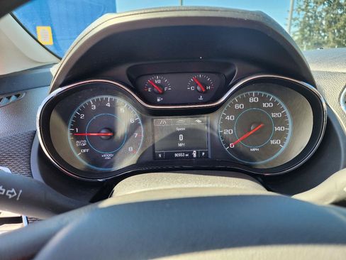 Used 2017 Chevrolet Cruze LT FWD image 17