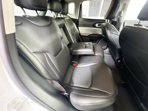 Used 2022 Jeep Compass Limited AWD/4WD image 25