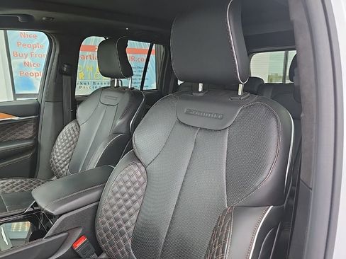 Used 2022 Jeep Grand Cherokee Summit AWD/4WD image 35