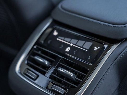 New 2026 Volvo XC90 B6 Plus w/ Protection Package Premier image 31