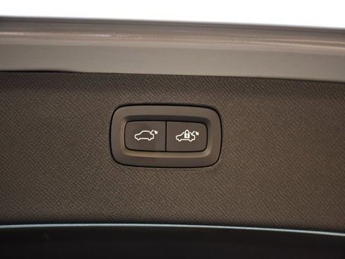 Used 2024 Volvo XC90 B6 Plus w/ Protection Package Premier image 25