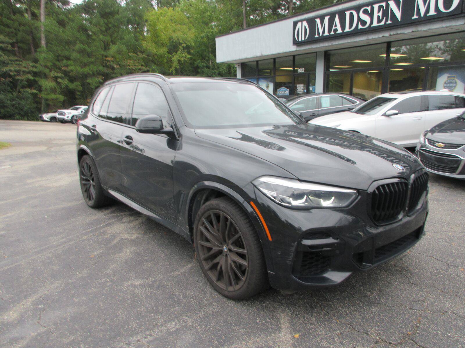 Used 2022 BMW X5 xDrive40i w/ M Sport Package AWD/4WD image 3