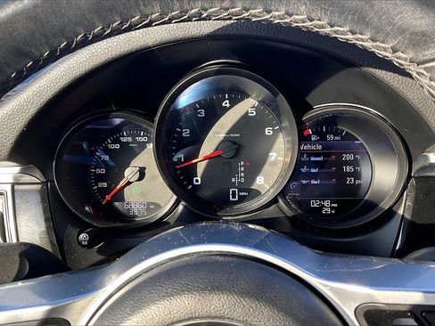 Used 2018 Porsche Macan image 17
