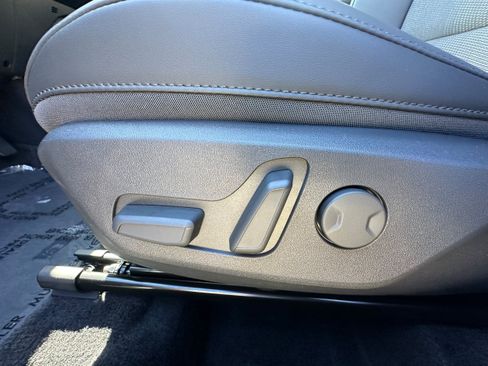 New 2026 Kia Niro EX FWD image 23