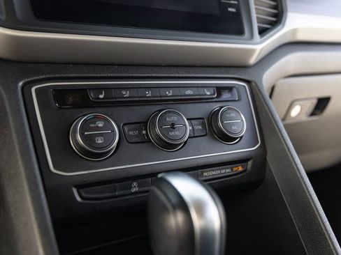 Used 2021 Volkswagen Atlas SE w/ Towing Package image 13