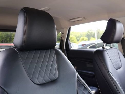 Used 2024 Ford Edge Titanium AWD/4WD image 17