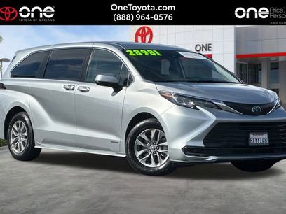 Certified 2021 Toyota Sienna LE
