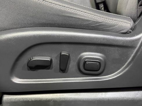 Used 2023 Nissan Titan SV w/ SV Convenience Package image 29