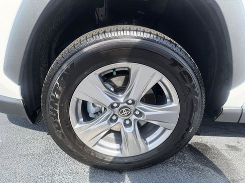 Certified 2025 Toyota RAV4 XLE AWD/4WD image 8