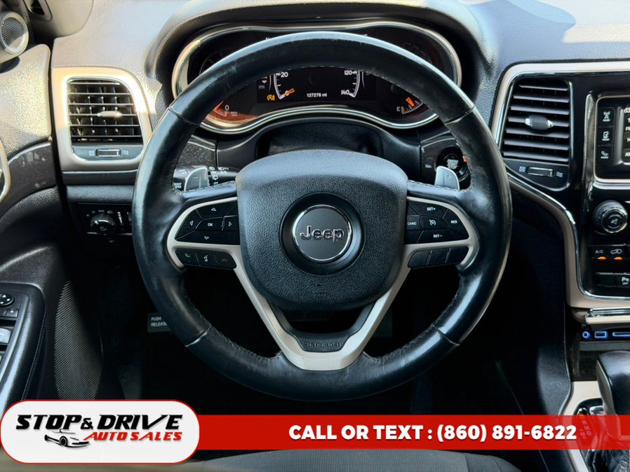 Used 2017 Jeep Grand Cherokee Laredo w/ Quick Order Package 23E AWD/4WD image 14