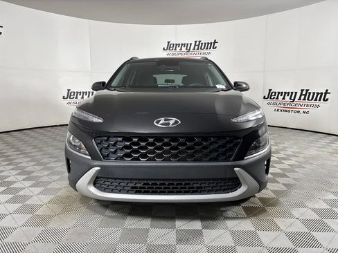 Used 2022 Hyundai Kona SEL w/ Cargo Package FWD image 2