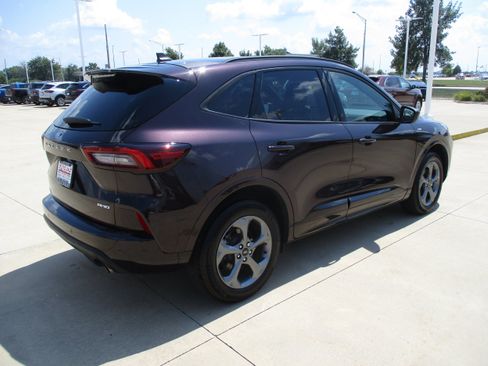 Used 2023 Ford Escape ST-Line w/ Tech Pack #1 AWD/4WD image 7
